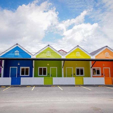 Auranad Tinyhouse Bandar Tanah Merah Wifi Netflix 外观 照片