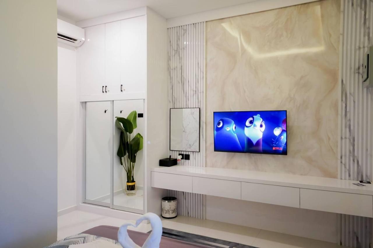 Auranad Tinyhouse Bandar Tanah Merah Wifi Netflix 外观 照片